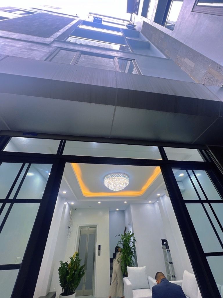 8X TỶ 5 TẦNG THANG MÁY ( MỚI ) SAU LƯNG PHẠM VĂN ĐỒNG